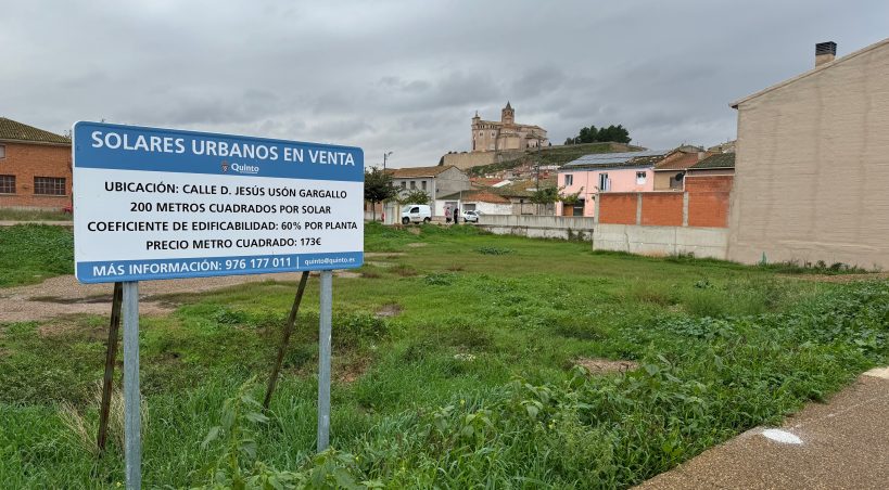 A subasta cinco solares urbanos públicos